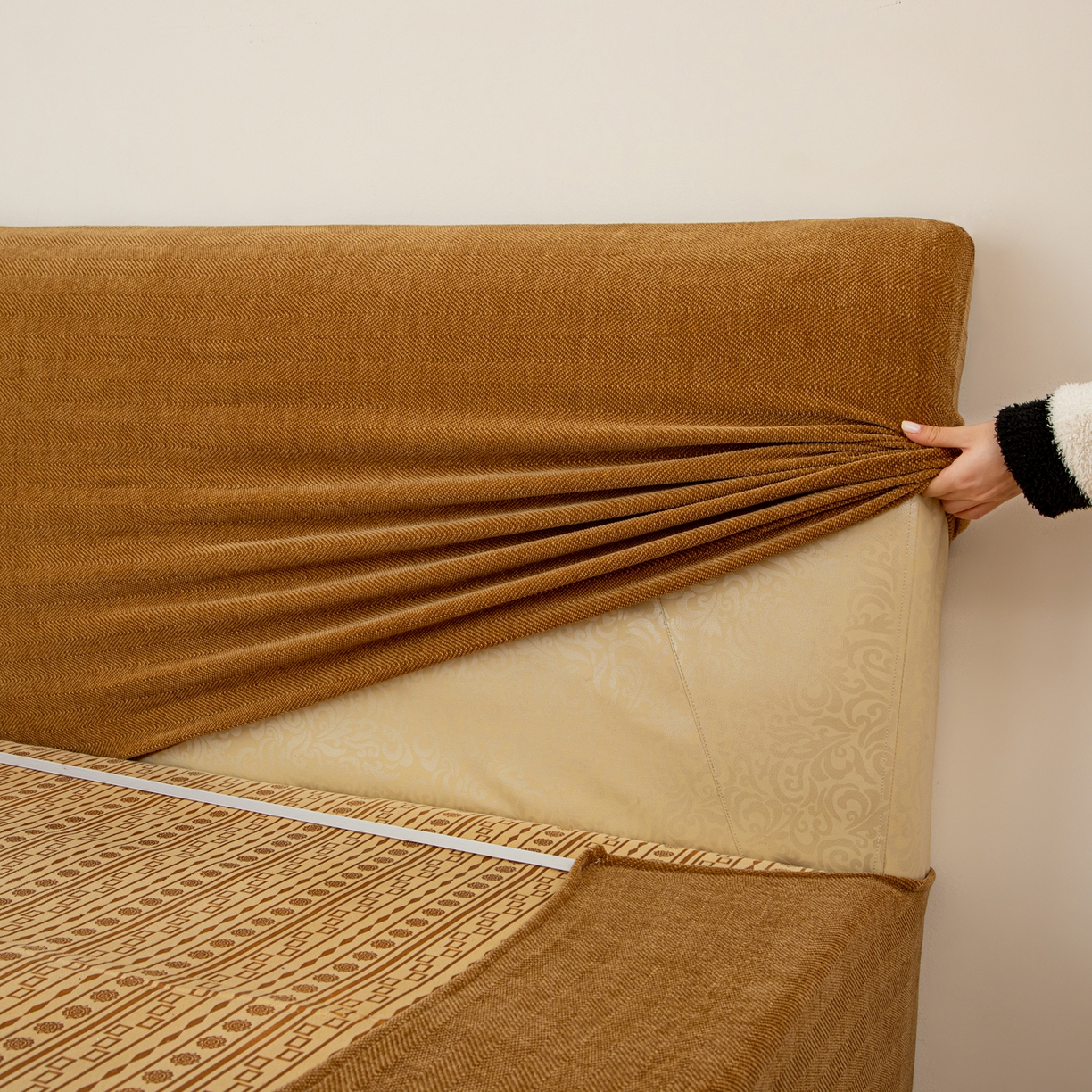 91家纺网 家纺一手货源 找家纺 沐沐家纺 2026新款南笙床头罩+床裙罩 咖色