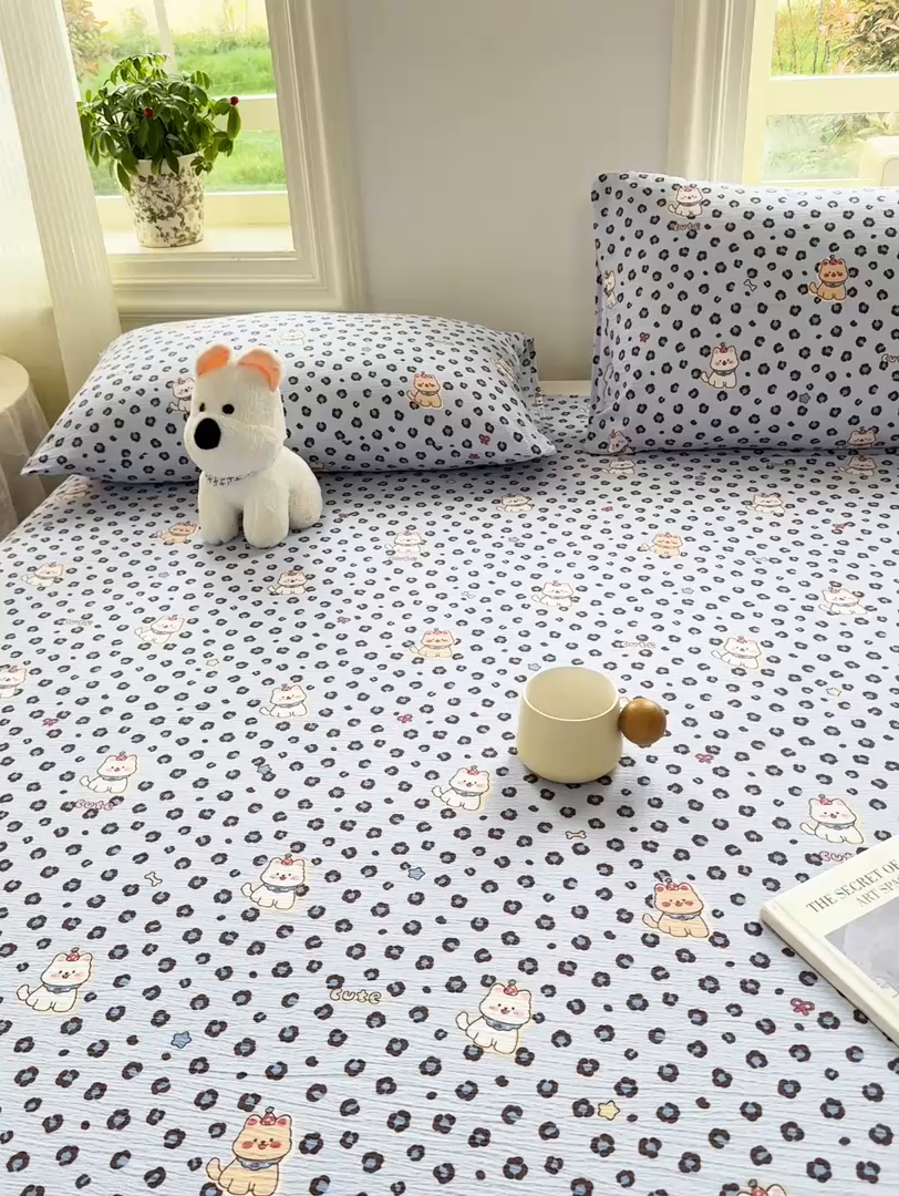 91家纺网 家纺一手货源 找家纺 梵朴 2026新款A类泡芙纱云感邹邹纱双层纱单床单 豹纹泡芙狗