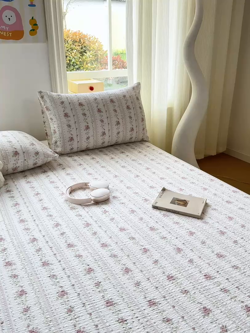 91家纺网 家纺一手货源 找家纺 梵朴 2026新款A类泡芙纱云感邹邹纱双层纱单床单 春日花语