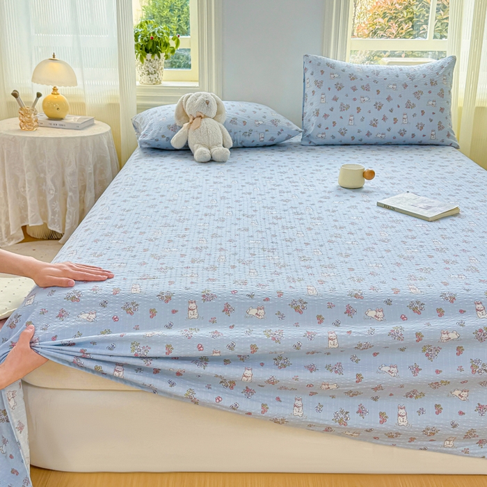 91家纺网 家纺一手货源 找家纺 梵朴 2026新款A类泡芙纱云感邹邹纱双层纱单床单 花丛小兔