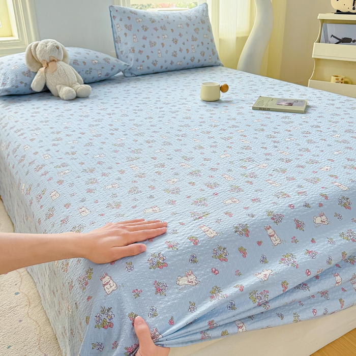 91家纺网 家纺一手货源 找家纺 梵朴 2026新款A类泡芙纱云感邹邹纱双层纱单床单 花丛小兔