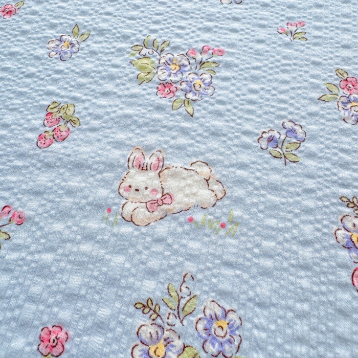 91家纺网 家纺一手货源 找家纺 梵朴 2026新款A类泡芙纱云感邹邹纱双层纱单床单 花丛小兔