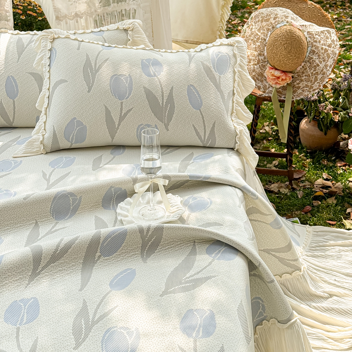 91家纺网 家纺一手货源 找家纺 乐朵家居 2026新款 奶芙 郁金香 弧度款 凉豆豆 凉席三件套 -蓝