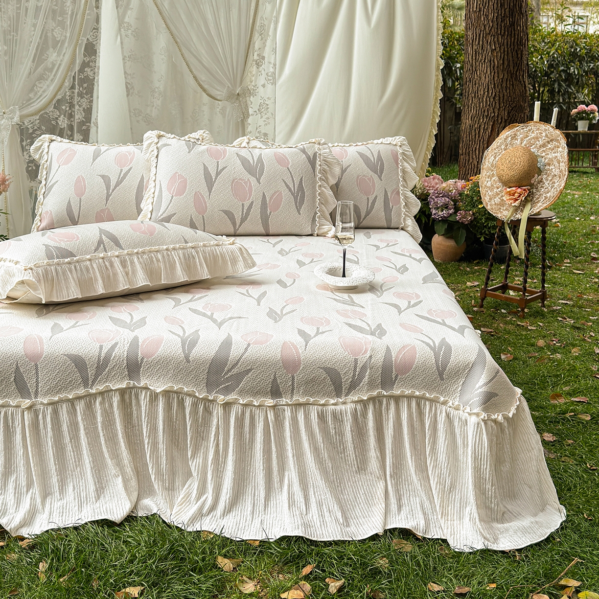 91家纺网 家纺一手货源 找家纺 乐朵家居 2026新款 奶芙 郁金香 弧度款 凉豆豆 凉席三件套-粉