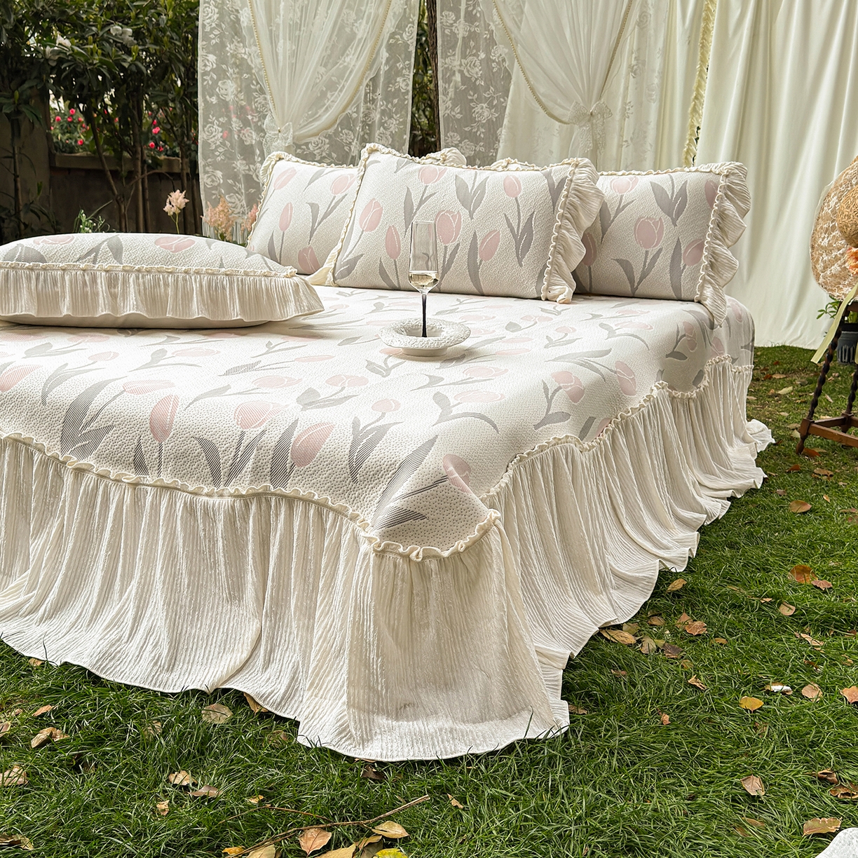 91家纺网 家纺一手货源 找家纺 乐朵家居 2026新款 奶芙 郁金香 弧度款 凉豆豆 凉席三件套-粉