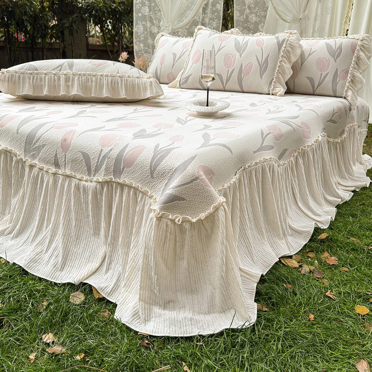 91家纺网 家纺一手货源 找家纺 乐朵家居 2026新款 奶芙 郁金香 弧度款 凉豆豆 凉席三件套-粉