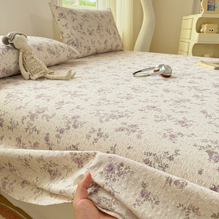 91家纺网 家纺一手货源 找家纺 梵朴 2026新款A类泡芙纱云感邹邹纱双层纱单床单 花季紫