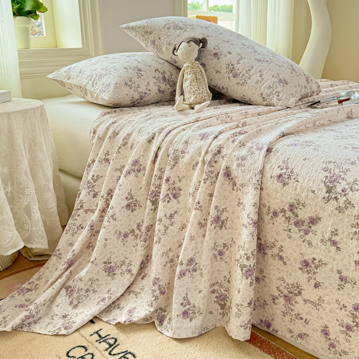 91家纺网 家纺一手货源 找家纺 梵朴 2026新款A类泡芙纱云感邹邹纱双层纱单床单 花季紫