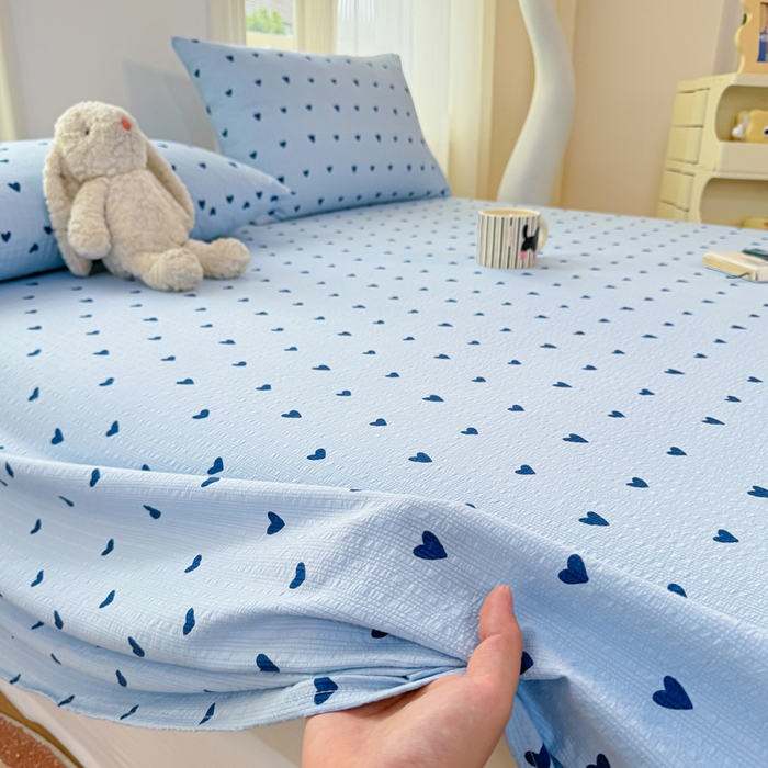 91家纺网 家纺一手货源 找家纺 梵朴 2026新款A类泡芙纱云感邹邹纱双层纱单床单 蓝调爱心