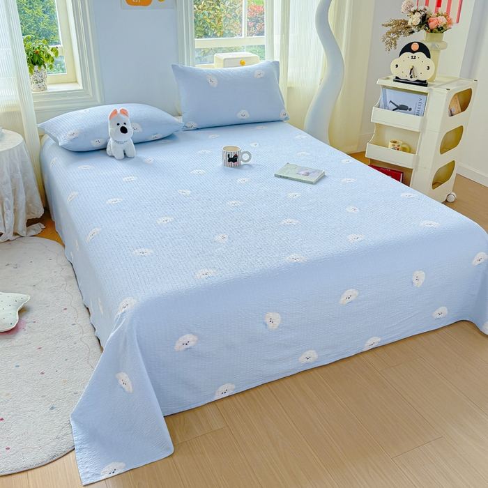 91家纺网 家纺一手货源 找家纺 梵朴 2026新款A类泡芙纱云感邹邹纱双层纱单床单 蓝色领结狗