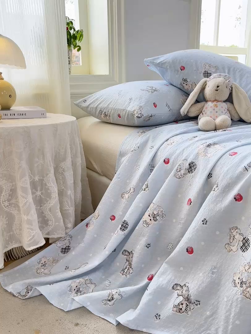 91家纺网 家纺一手货源 找家纺 梵朴 2026新款A类泡芙纱云感邹邹纱双层纱单床单 猫咪蓝