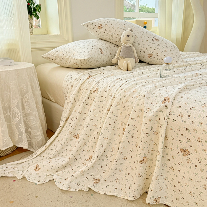 91家纺网 家纺一手货源 找家纺 梵朴 2026新款A类泡芙纱云感邹邹纱双层纱单床单 木马小花