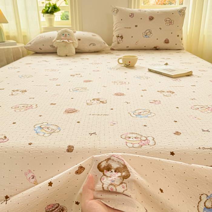 91家纺网 家纺一手货源 找家纺 梵朴 2026新款A类泡芙纱云感邹邹纱双层纱单床单 甜品萌狗