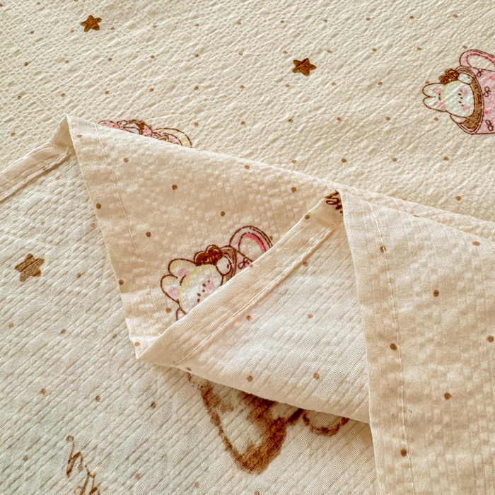 91家纺网 家纺一手货源 找家纺 梵朴 2026新款A类泡芙纱云感邹邹纱双层纱单床单 甜品萌狗