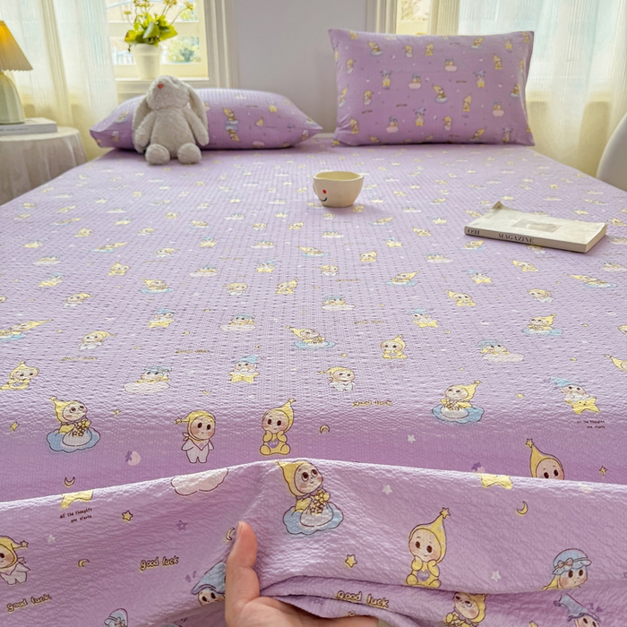 91家纺网 家纺一手货源 找家纺 梵朴 2026新款A类泡芙纱云感邹邹纱双层纱单床单 星星玩偶紫