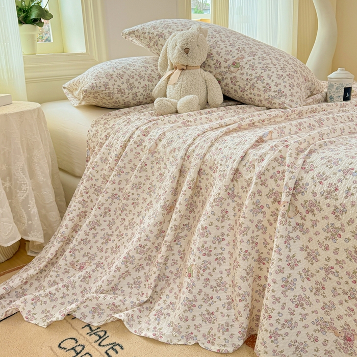 91家纺网 家纺一手货源 找家纺 梵朴 2026新款A类泡芙纱云感邹邹纱双层纱单床单 紫花兔