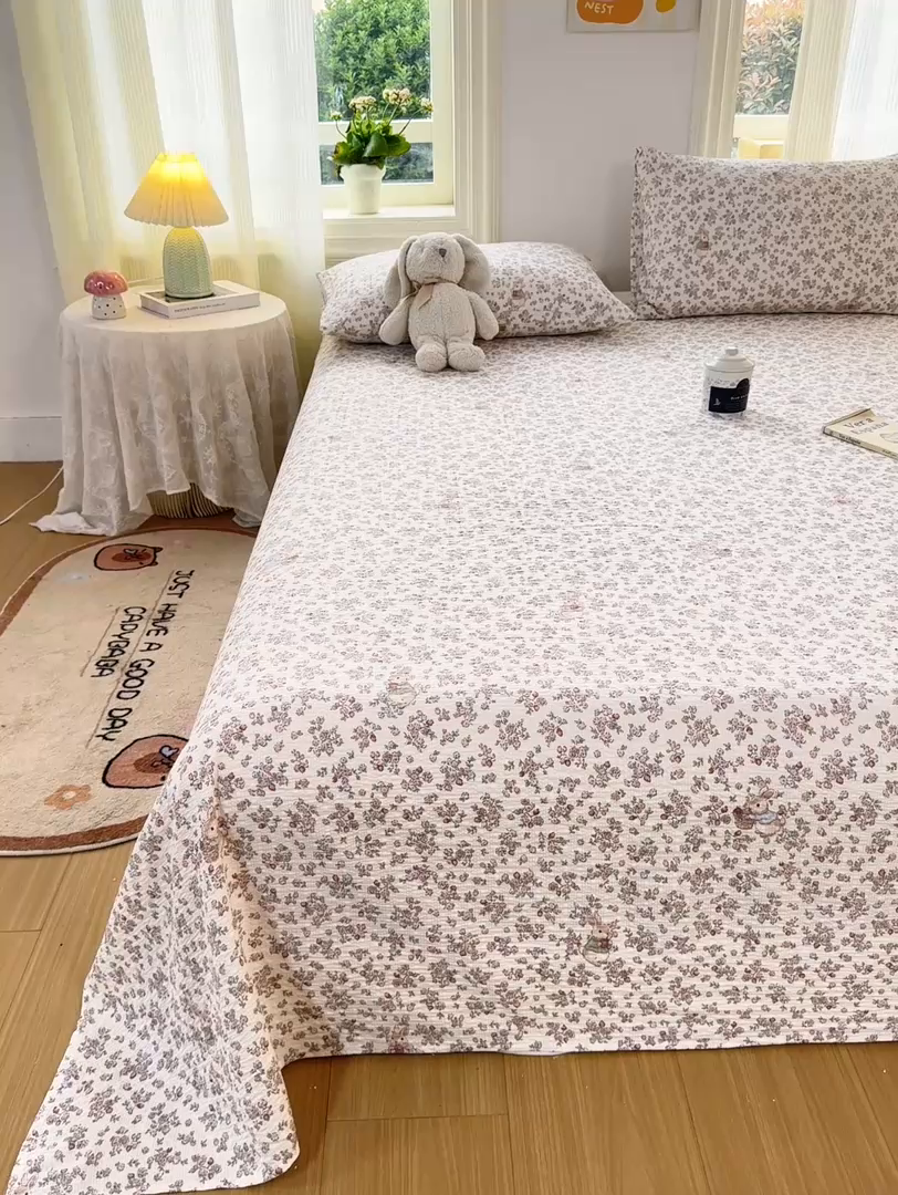 91家纺网 家纺一手货源 找家纺 梵朴 2026新款A类泡芙纱云感邹邹纱双层纱单床单 紫花兔