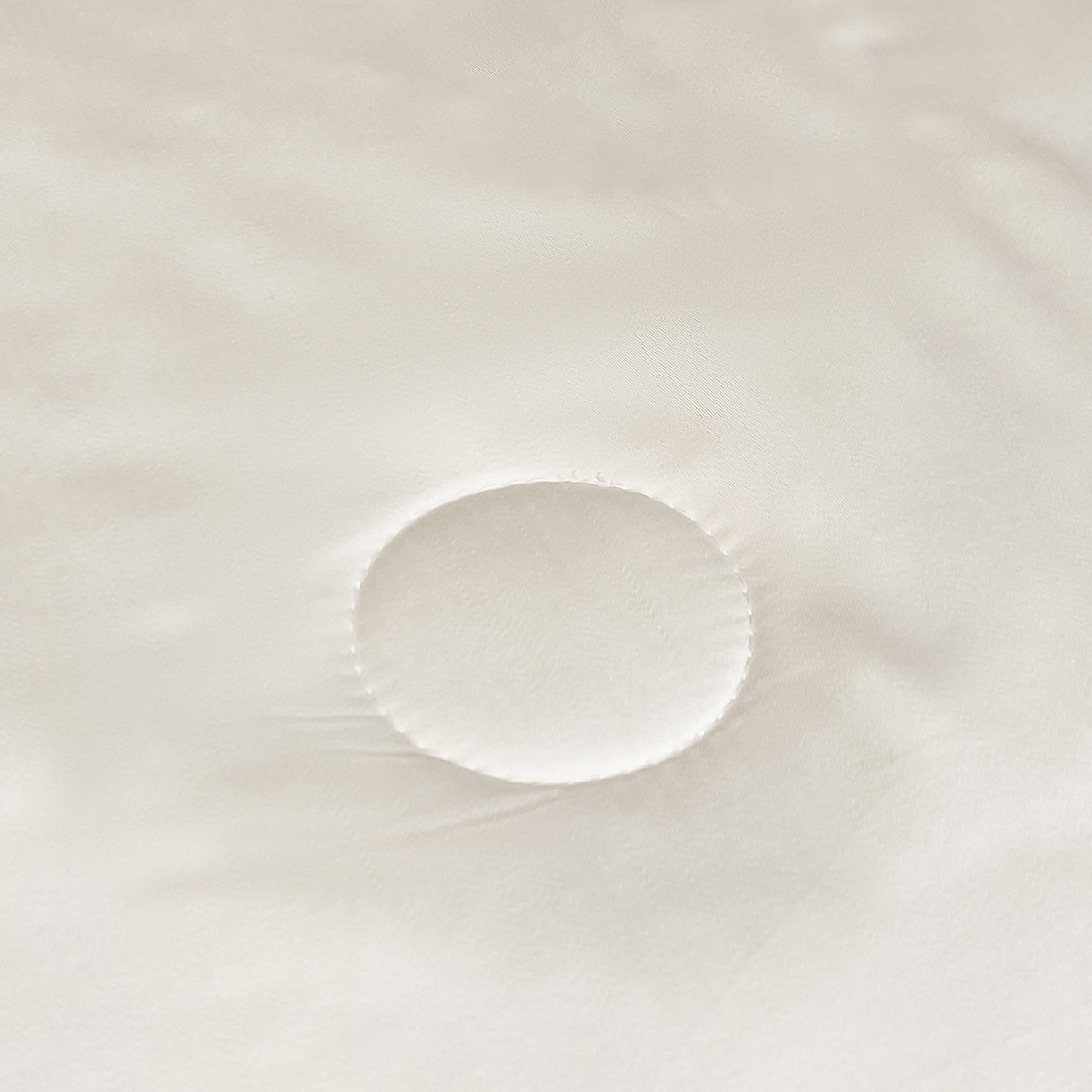 91家纺网 家纺一手货源 找家纺 如一 2026新款水洗冰丝刺绣三角针工艺夏被四件套 爱心结-白蓝