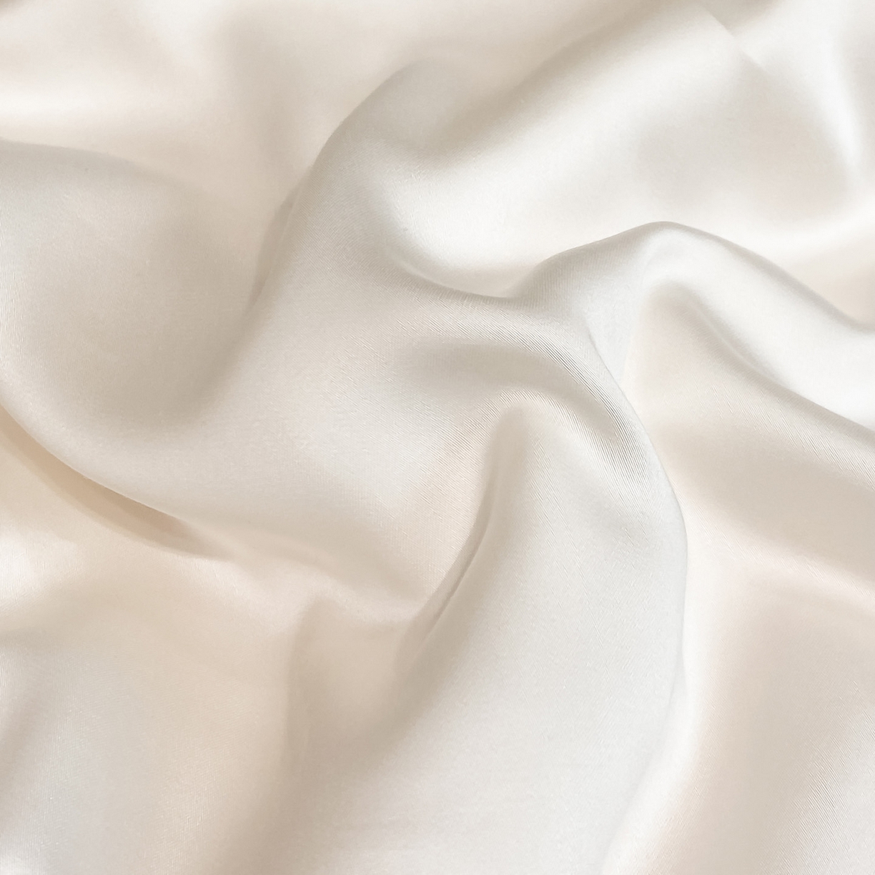 91家纺网 家纺一手货源 找家纺 如一 2026新款水洗冰丝刺绣三角针工艺夏被四件套 甜荔枝-白粉