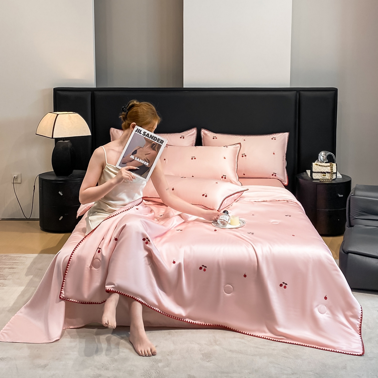 91家纺网 家纺一手货源 找家纺 如一 2026新款水洗冰丝刺绣三角针工艺夏被四件套 甜荔枝-粉红