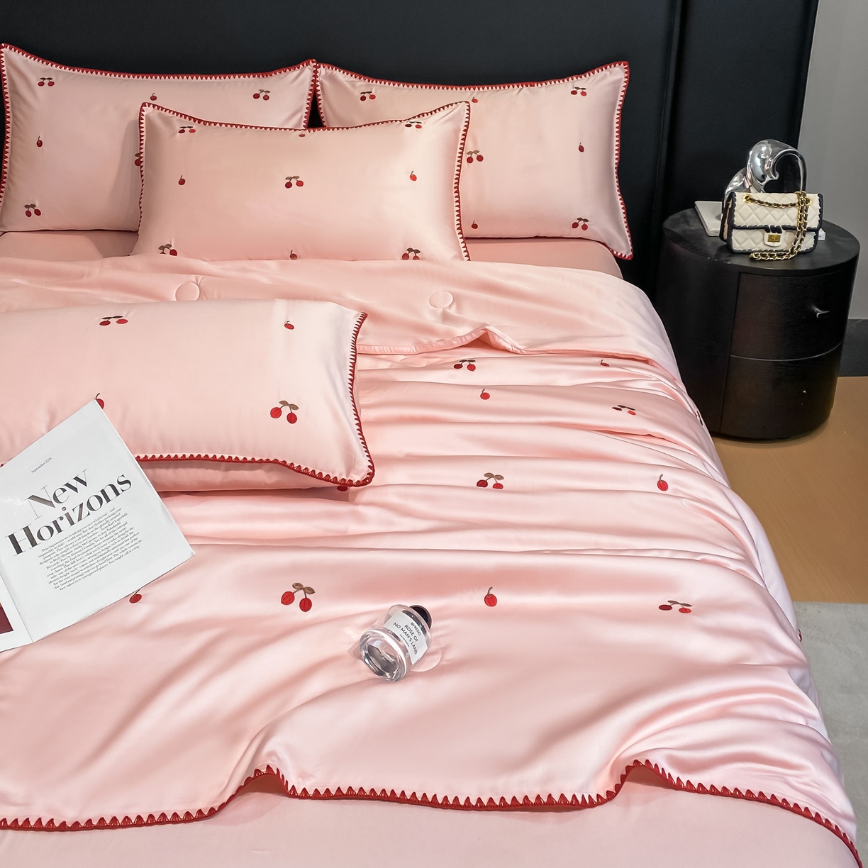 91家纺网 家纺一手货源 找家纺 如一 2026新款水洗冰丝刺绣三角针工艺夏被四件套 甜荔枝-粉红