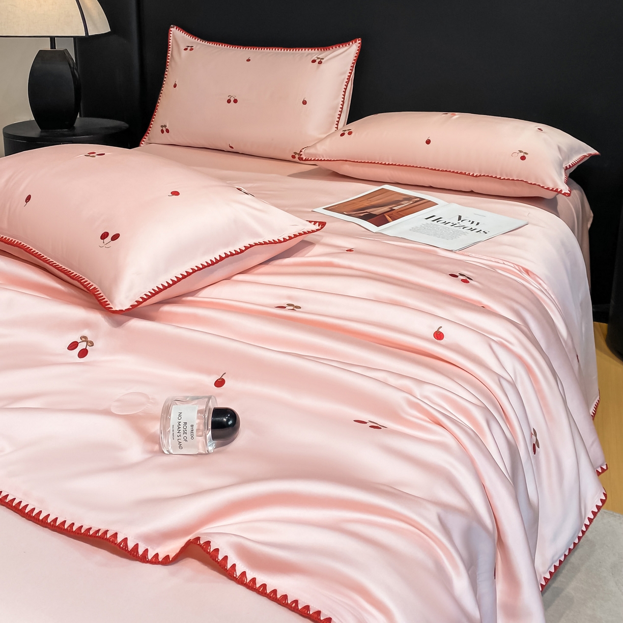 91家纺网 家纺一手货源 找家纺 如一 2026新款水洗冰丝刺绣三角针工艺夏被四件套 甜荔枝-粉红