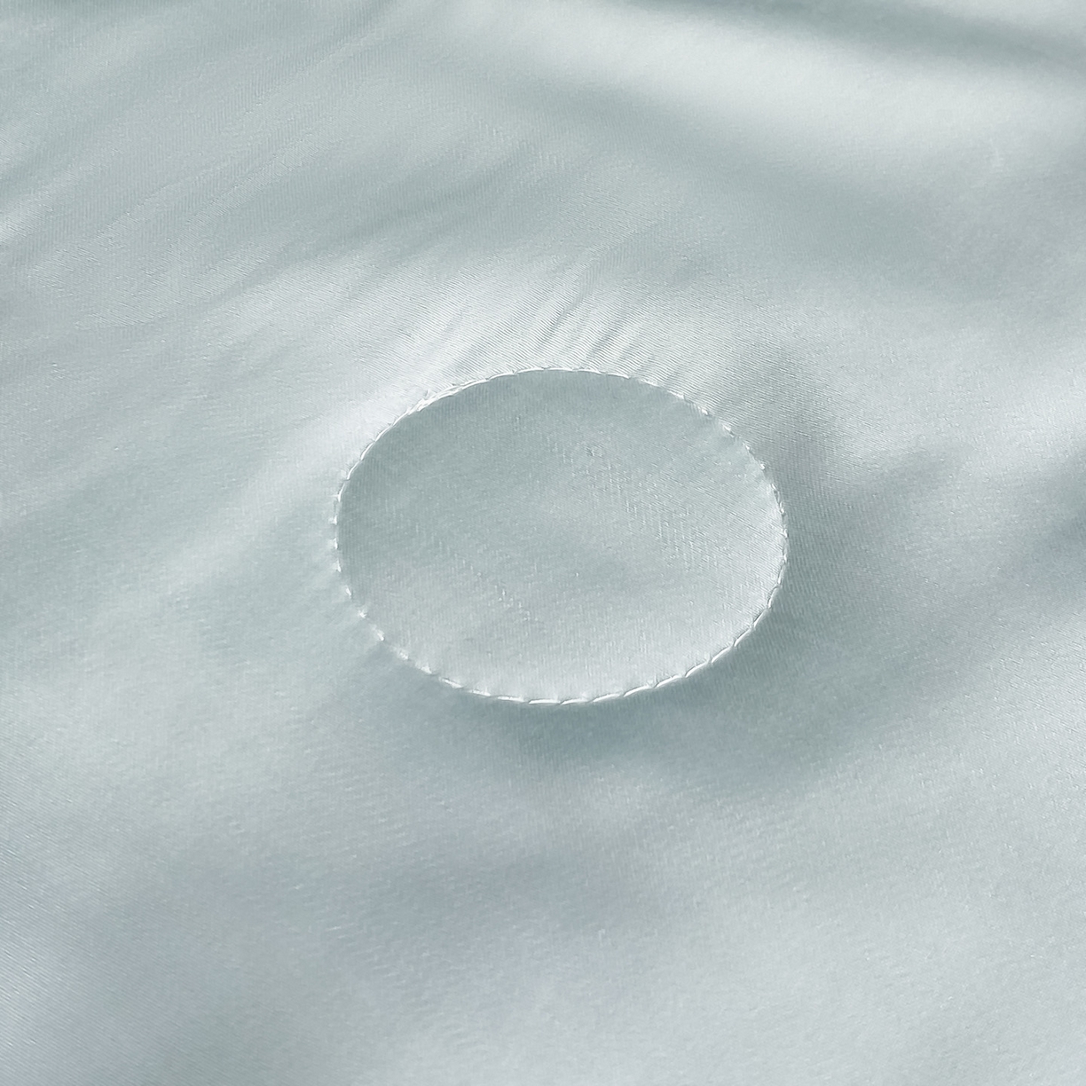 91家纺网 家纺一手货源 找家纺 如一 2026新款水洗冰丝刺绣三角针工艺夏被四件套 腊肠犬-蓝灰