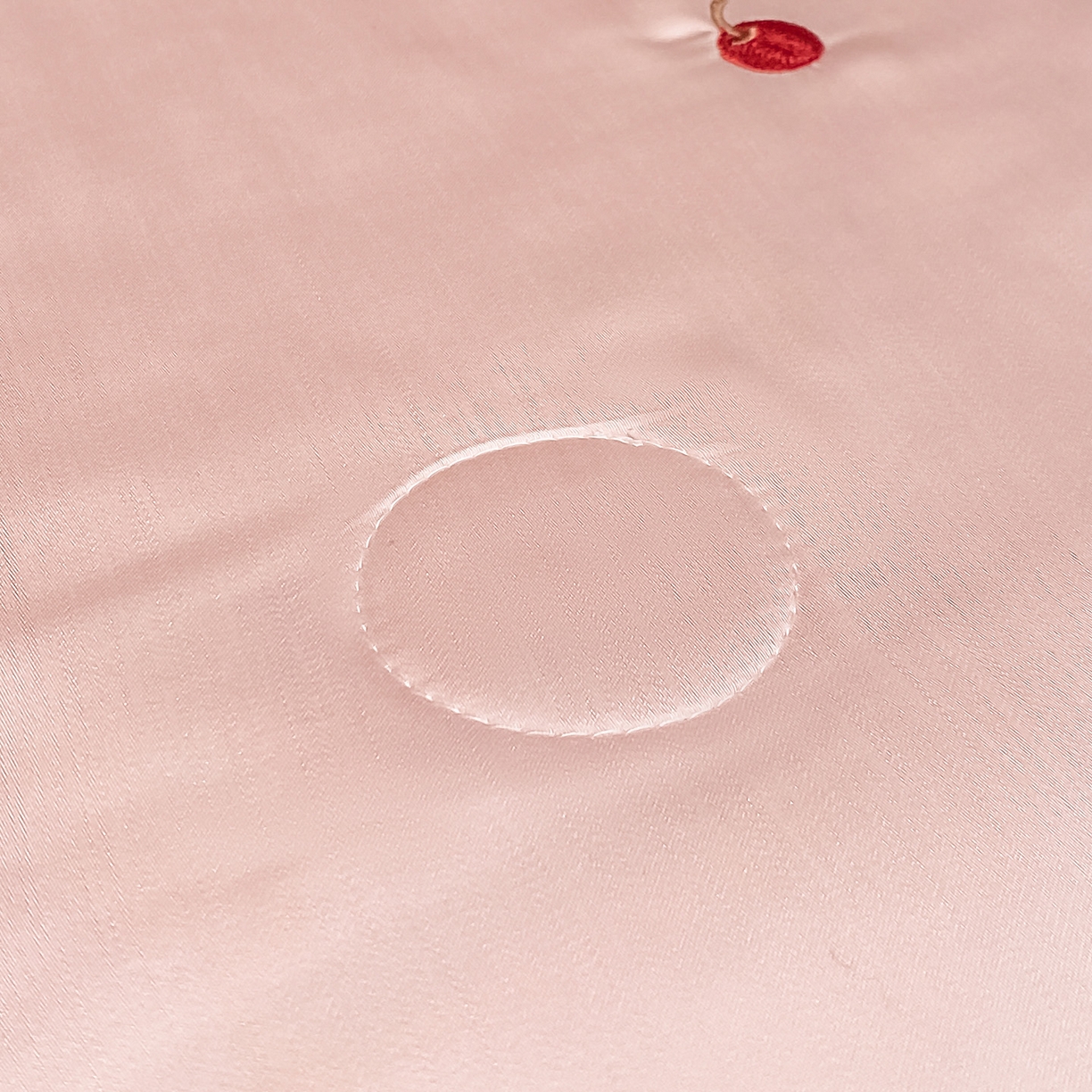 91家纺网 家纺一手货源 找家纺 如一 2026新款水洗冰丝刺绣三角针工艺夏被四件套 甜荔枝-粉红