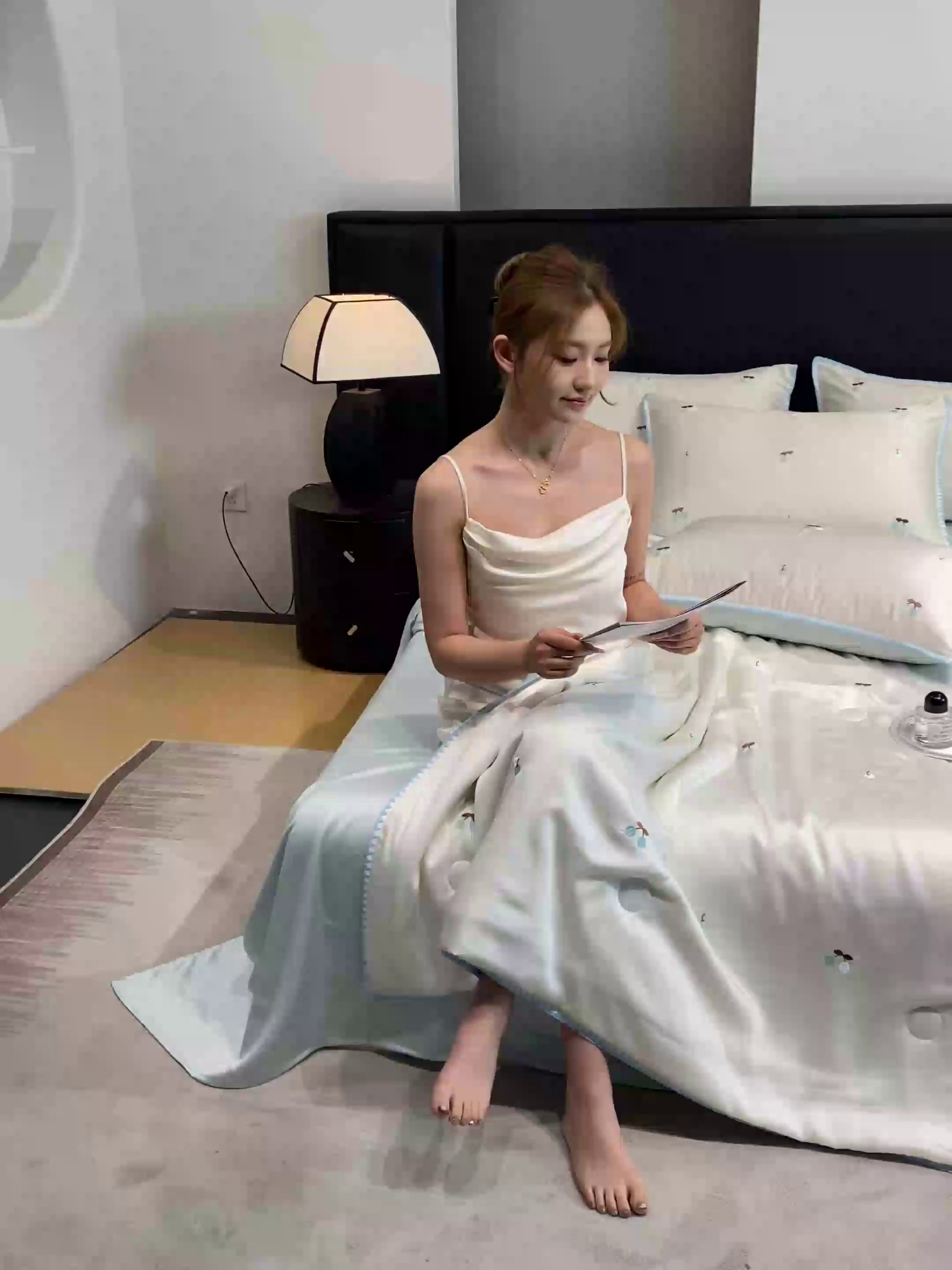 91家纺网 家纺一手货源 找家纺 如一 2026新款水洗冰丝刺绣三角针工艺夏被四件套 甜荔枝-白蓝