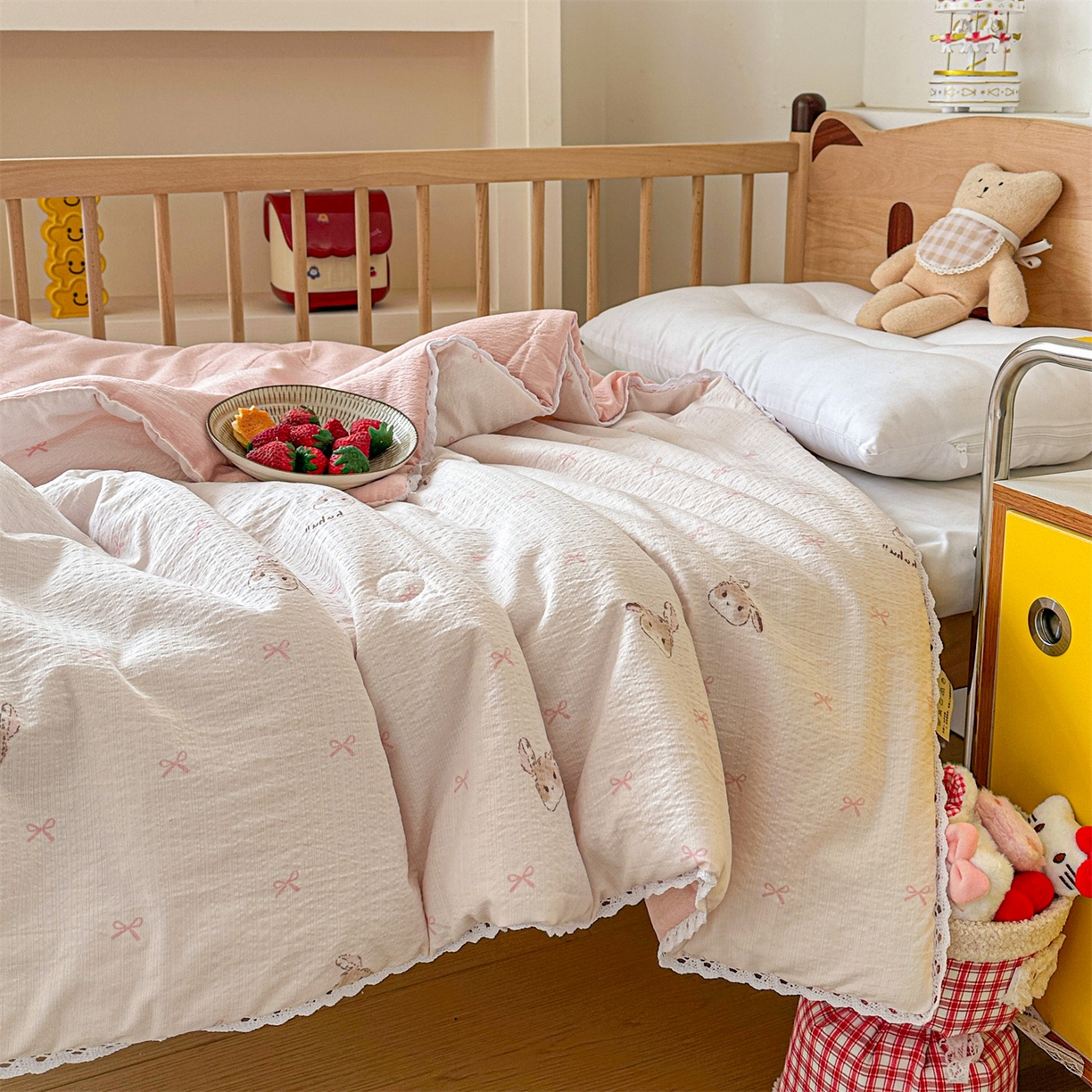 91家纺网 家纺一手货源 找家纺 名兮家居 2026新款儿童A类皱皱纱夏被夏凉被空调被 粉色小兔