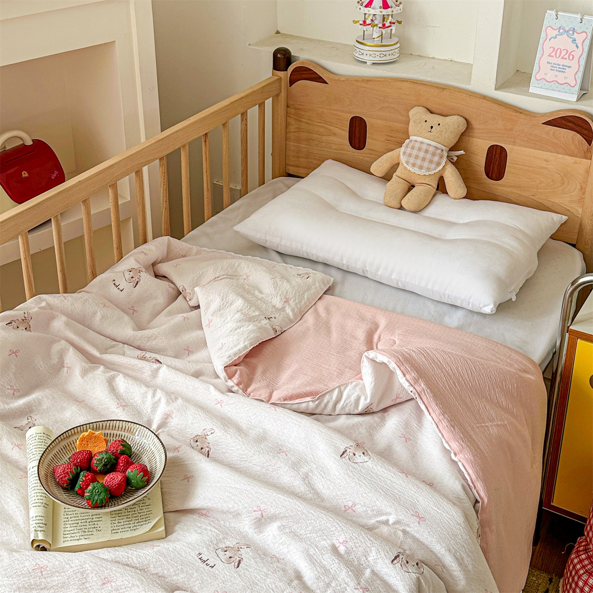 91家纺网 家纺一手货源 找家纺 名兮家居 2026新款儿童A类皱皱纱夏被夏凉被空调被 粉色小兔