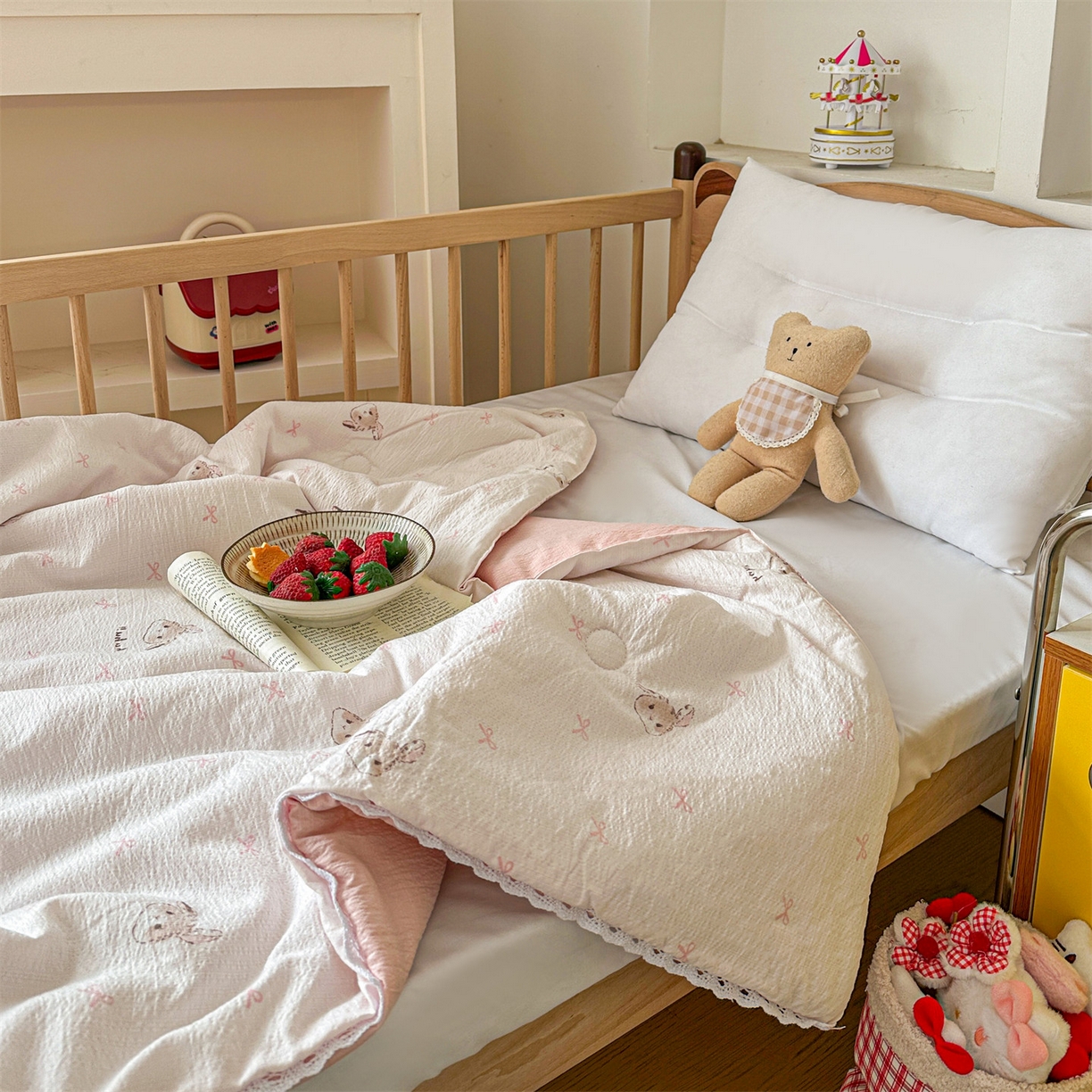 91家纺网 家纺一手货源 找家纺 名兮家居 2026新款儿童A类皱皱纱夏被夏凉被空调被 粉色小兔