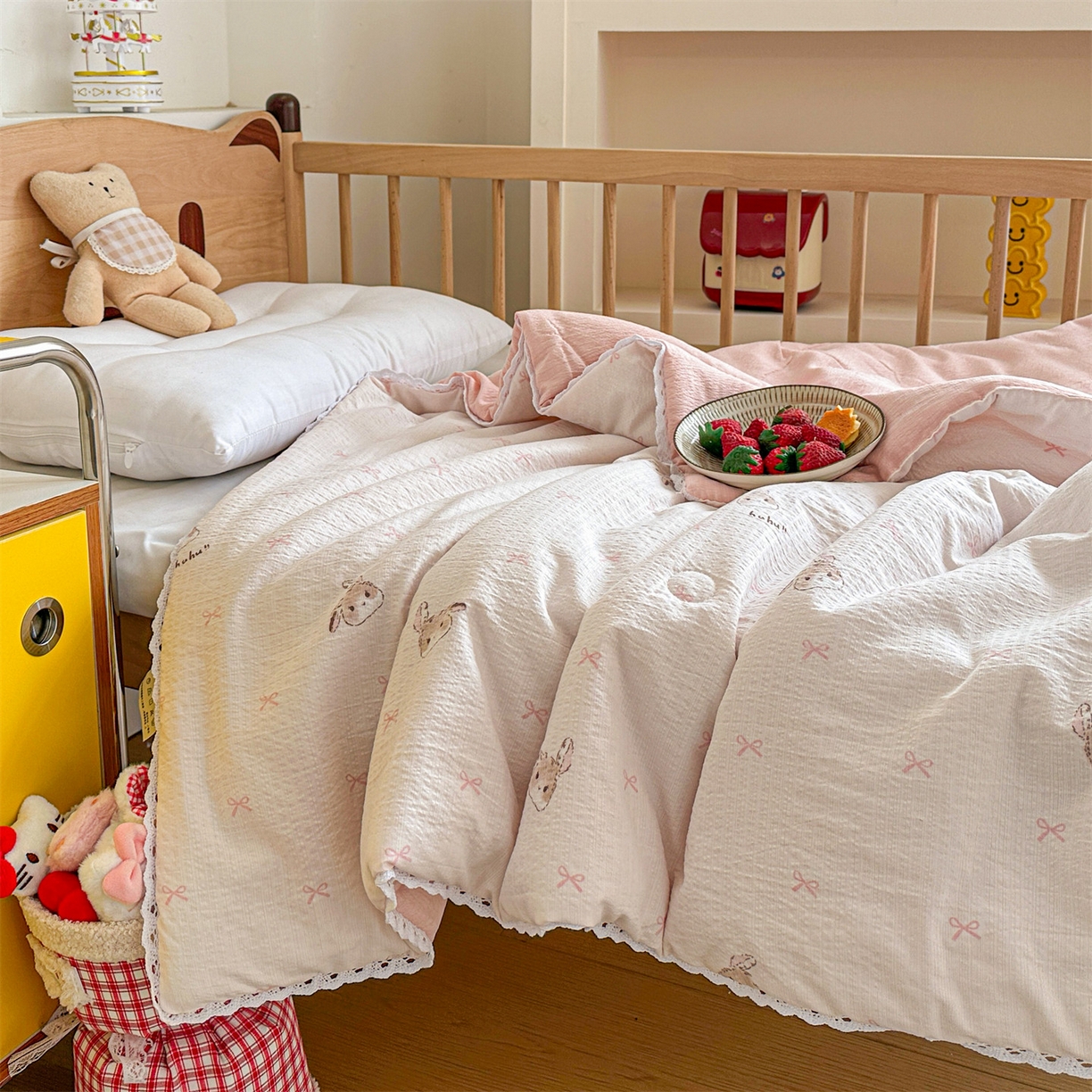 91家纺网 家纺一手货源 找家纺 名兮家居 2026新款儿童A类皱皱纱夏被夏凉被空调被 粉色小兔