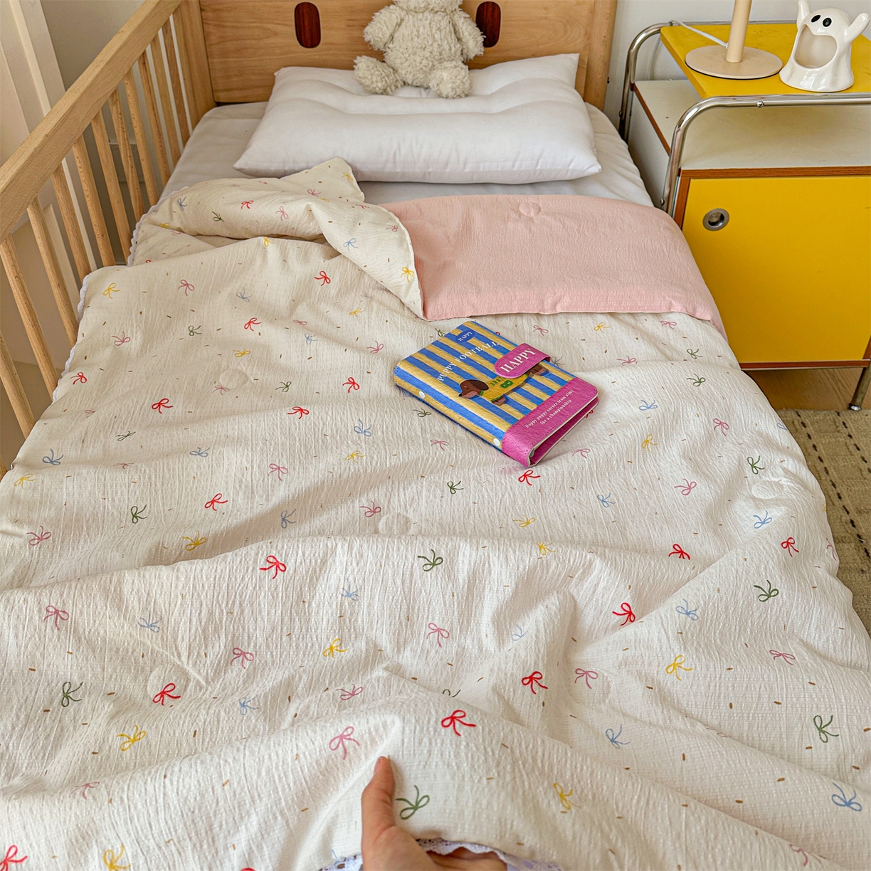 91家纺网 家纺一手货源 找家纺 名兮家居 2026新款儿童A类皱皱纱夏被夏凉被空调被 彩色蝴蝶结