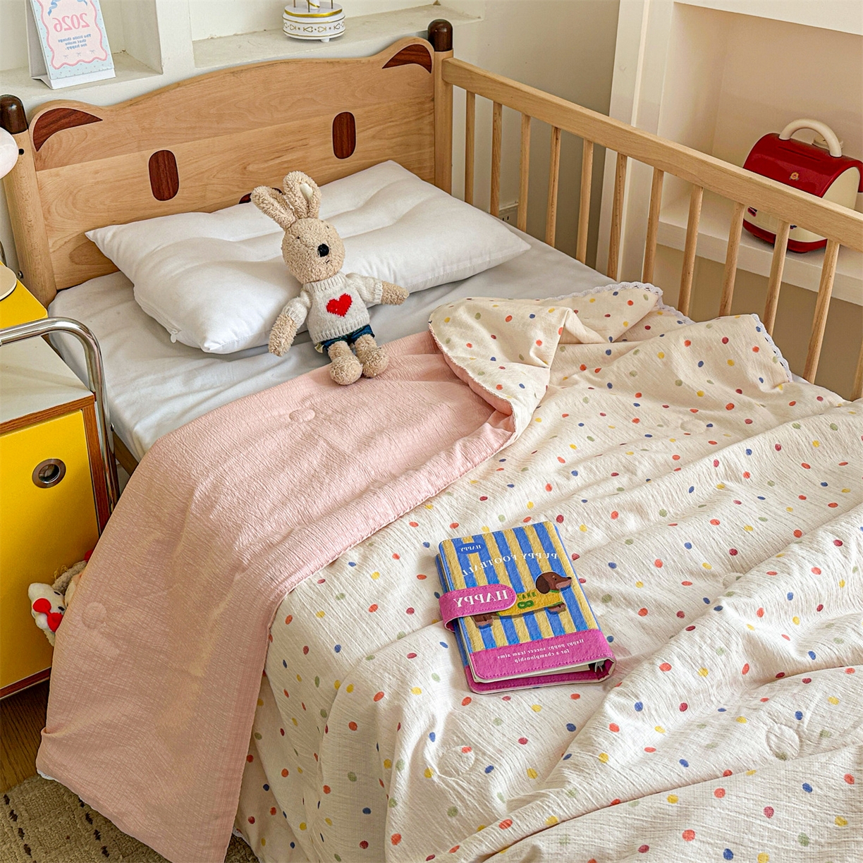 91家纺网 家纺一手货源 找家纺 名兮家居 2026新款儿童A类皱皱纱夏被夏凉被空调被 心动波点