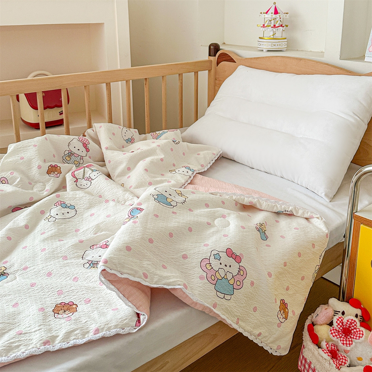 91家纺网 家纺一手货源 找家纺 名兮家居 2026新款儿童A类皱皱纱夏被夏凉被空调被 天使猫咪