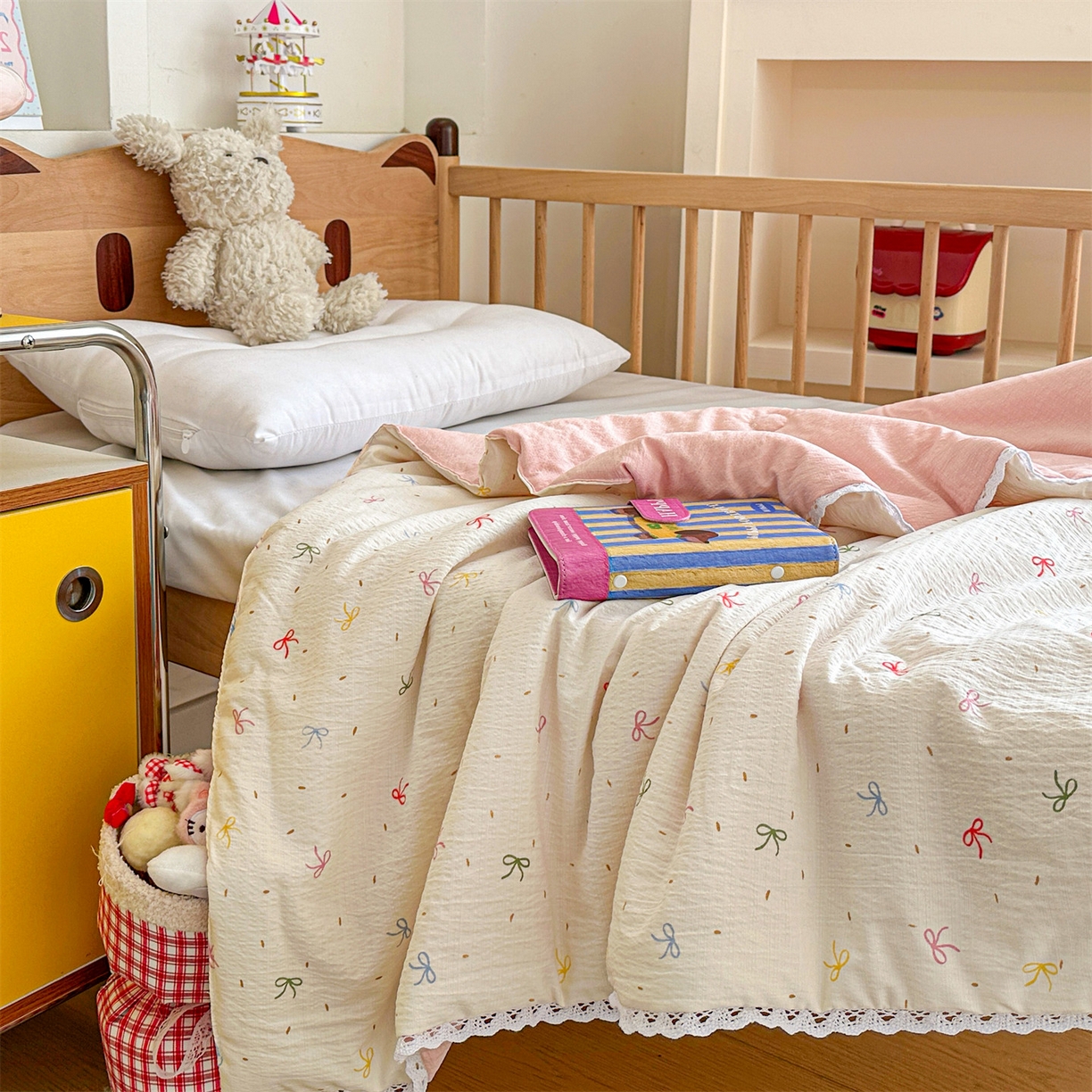 91家纺网 家纺一手货源 找家纺 名兮家居 2026新款儿童A类皱皱纱夏被夏凉被空调被 彩色蝴蝶结