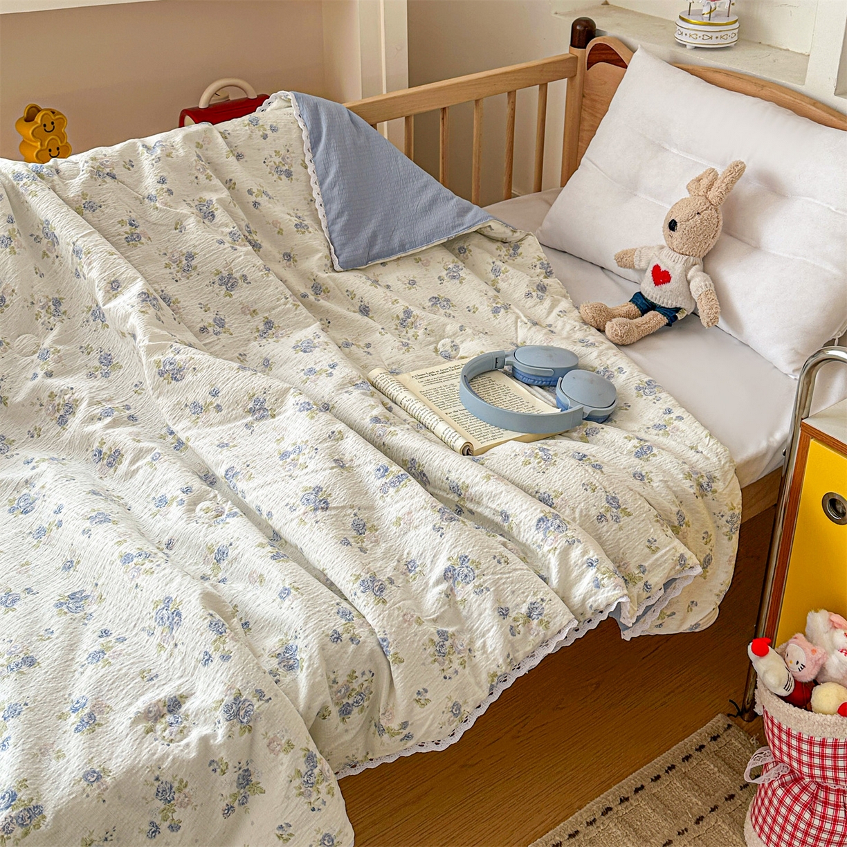 91家纺网 家纺一手货源 找家纺 名兮家居 2026新款儿童A类皱皱纱夏被夏凉被空调被 兰香入梦