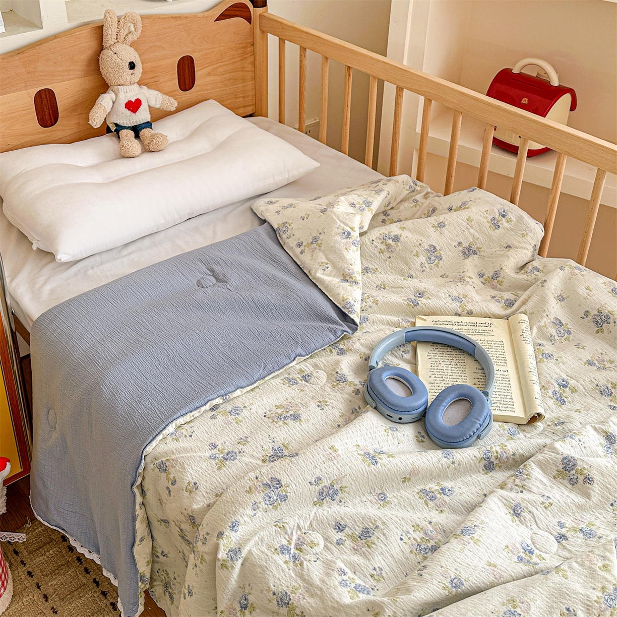 91家纺网 家纺一手货源 找家纺 名兮家居 2026新款儿童A类皱皱纱夏被夏凉被空调被 兰香入梦