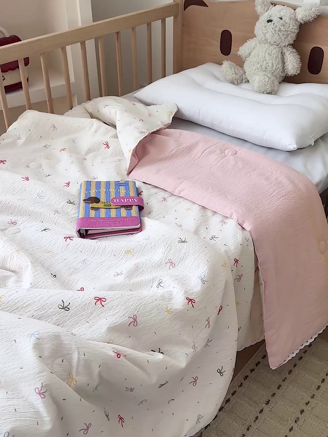 91家纺网 家纺一手货源 找家纺 名兮家居 2026新款儿童A类皱皱纱夏被夏凉被空调被 彩色蝴蝶结