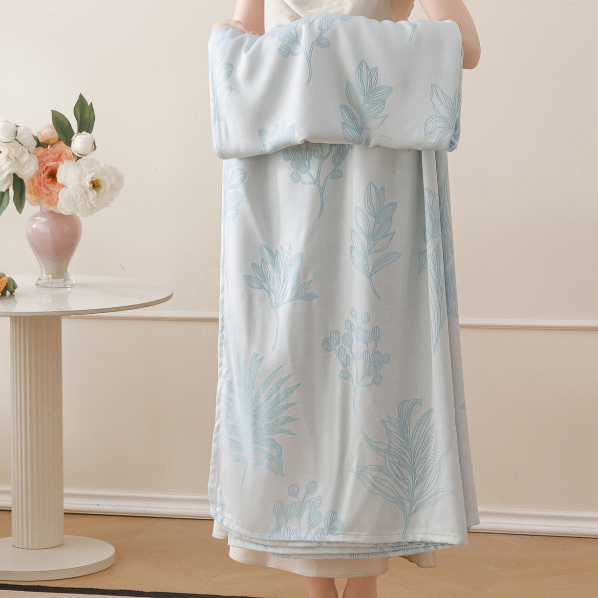 91家纺网 家纺一手货源 找家纺 悦然毛巾被 2026新款竹纤维冷感毯单层毛巾被夏被空调被斜纹提花叶子卡通 竹间花蓝