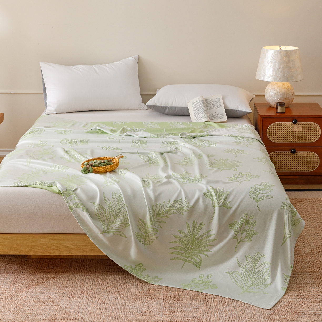 91家纺网 家纺一手货源 找家纺 悦然毛巾被 2026新款竹纤维冷感毯单层毛巾被夏被空调被斜纹提花叶子卡通 竹间花绿