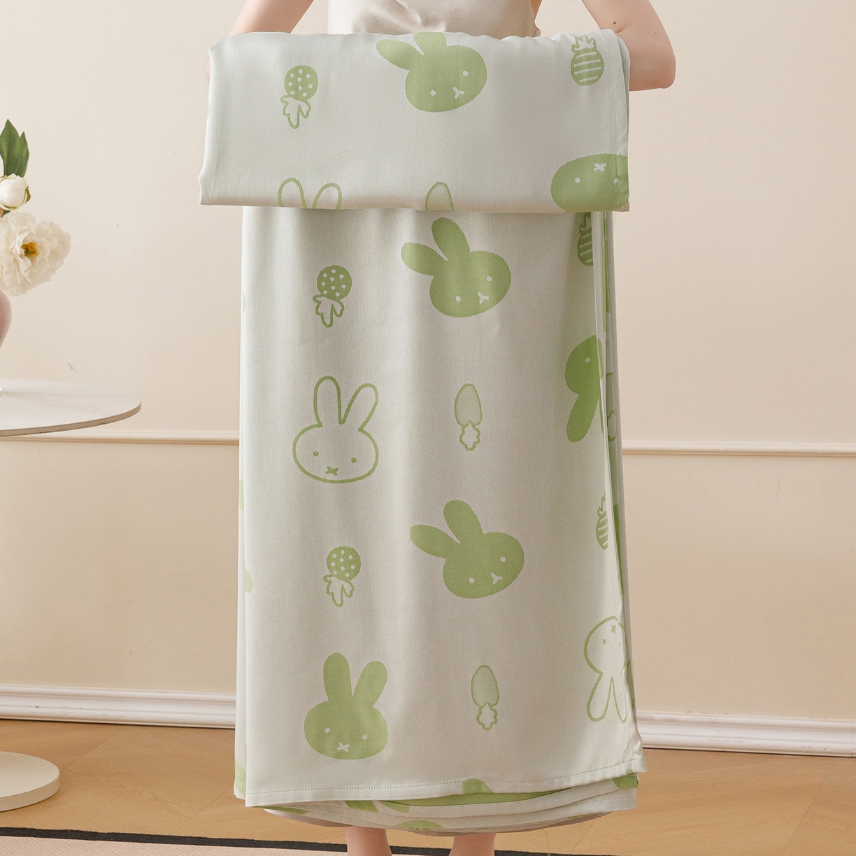 91家纺网 家纺一手货源 找家纺 悦然毛巾被 2026新款竹纤维冷感毯单层毛巾被夏被空调被斜纹提花叶子卡通 甜心兔绿