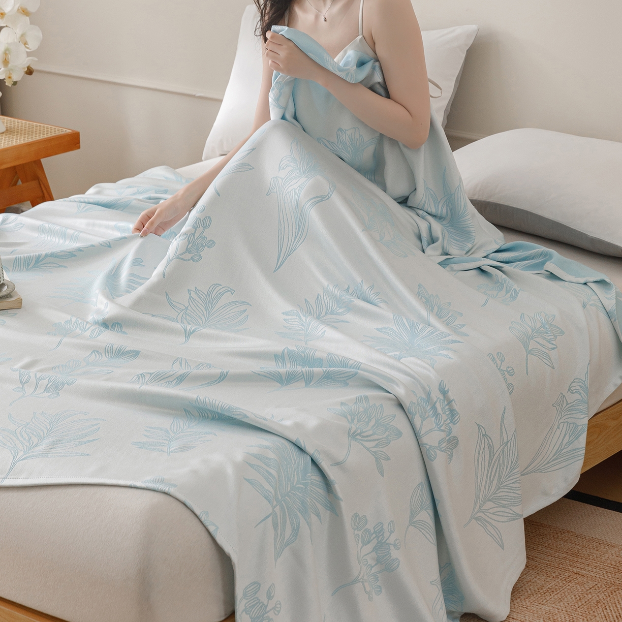 91家纺网 家纺一手货源 找家纺 悦然毛巾被 2026新款竹纤维冷感毯单层毛巾被夏被空调被斜纹提花叶子卡通 竹间花蓝