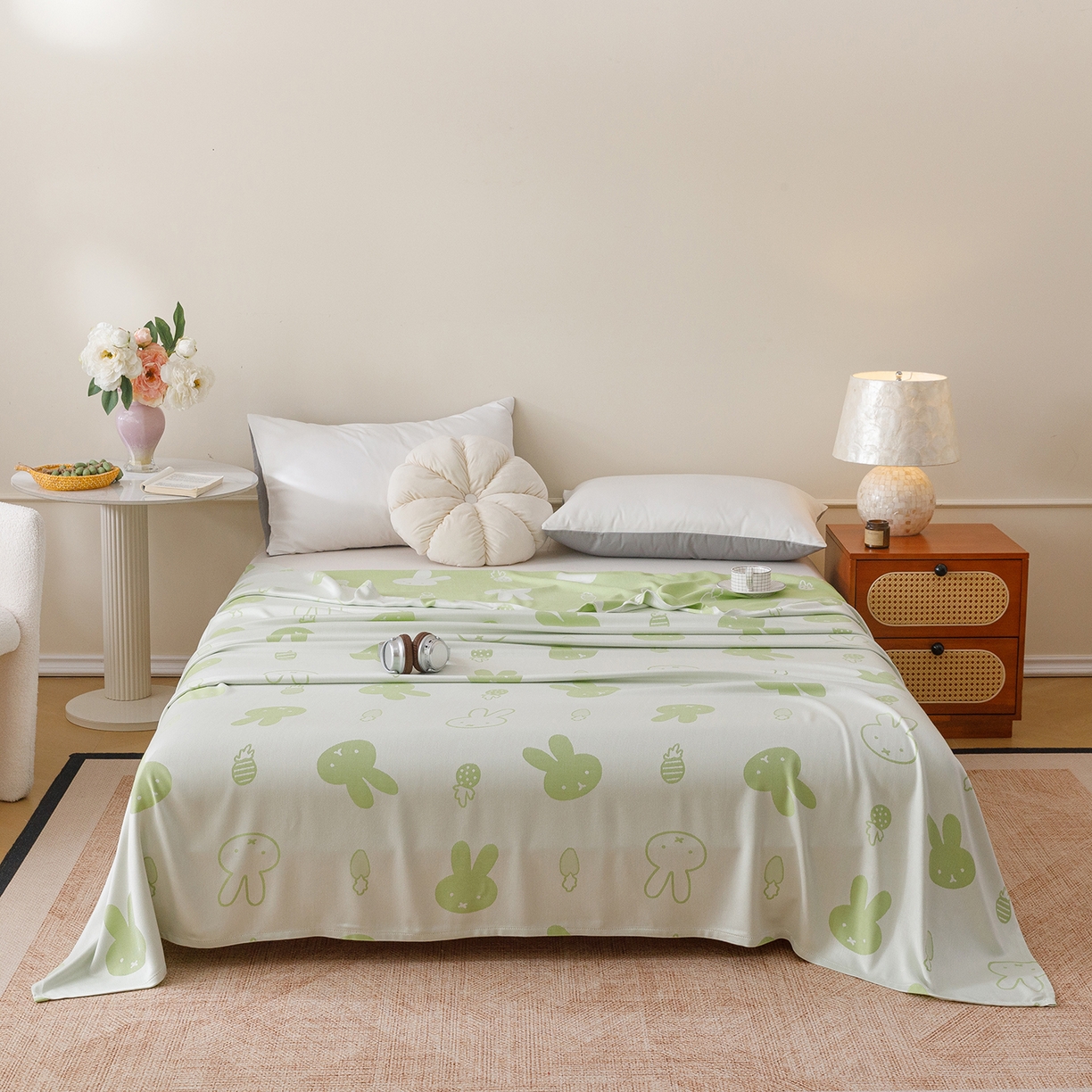 91家纺网 家纺一手货源 找家纺 悦然毛巾被 2026新款竹纤维冷感毯单层毛巾被夏被空调被斜纹提花叶子卡通 甜心兔绿