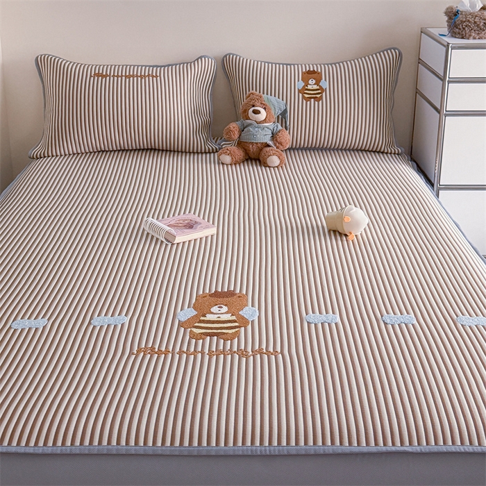 91家纺网 家纺一手货源 找家纺 暖生活 2026新款3DMAX超凉感原创PE冰丝软席子凉席-床笠款 蜜蜂小熊