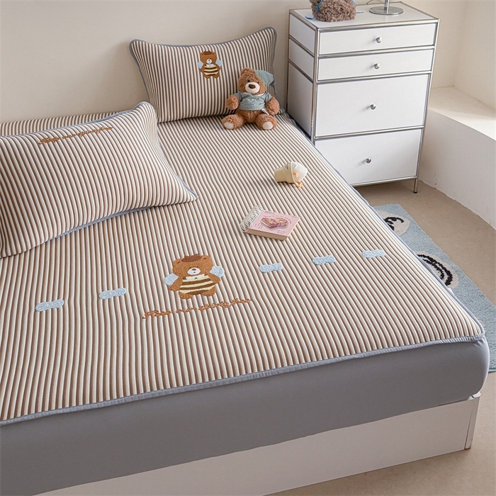 91家纺网 家纺一手货源 找家纺 暖生活 2026新款3DMAX超凉感原创PE冰丝软席子凉席-床笠款 蜜蜂小熊