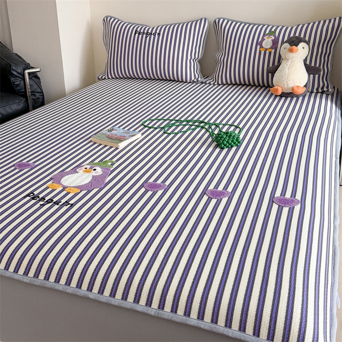 91家纺网 家纺一手货源 找家纺 暖生活 2026新款3DMAX超凉感原创PE冰丝软席子凉席-床笠款 茄子企鹅