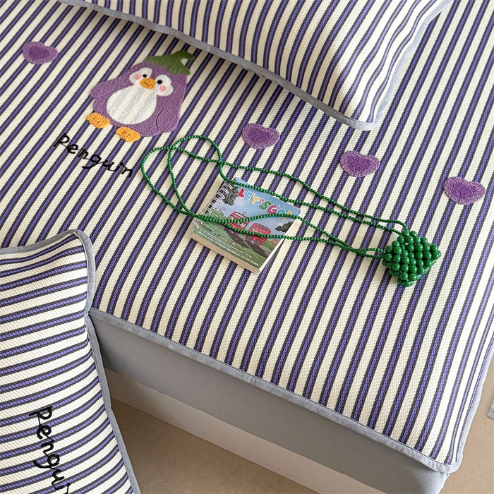 91家纺网 家纺一手货源 找家纺 暖生活 2026新款3DMAX超凉感原创PE冰丝软席子凉席-床笠款 茄子企鹅