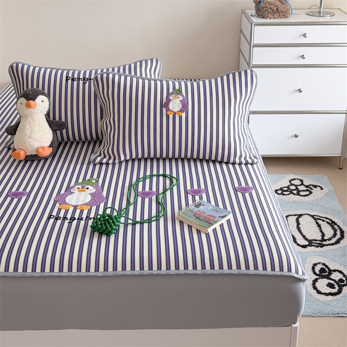 91家纺网 家纺一手货源 找家纺 暖生活 2026新款3DMAX超凉感原创PE冰丝软席子凉席-床笠款 茄子企鹅